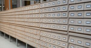 Unsichtbare Mikro-Technologien in Manga & Anime: Papiergeruch, Screentones, Risographie und die Kunst des Schweigens