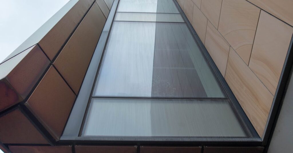 Unsichtbare Infrastruktur von Manga & Anime: 9 selten beleuchtete Handwerke, die Welten glaubwürdig machen