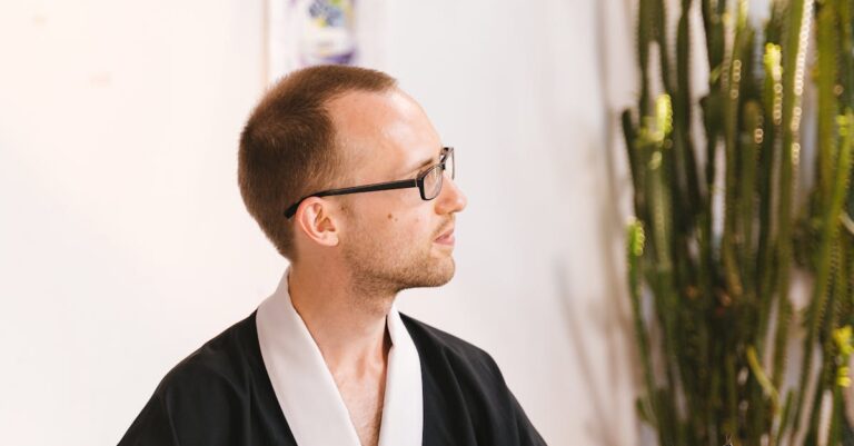 Versteckte Handwerke im Manga und Anime: Dialekt-Typografie, Papierchemie, Mecha-Foley und virtuelle Objektive