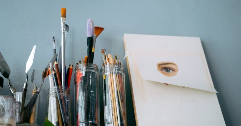 Unsichtbare Ökosysteme von Manga & Anime 2026: Riso-Dōjin, VHS-Fansubs und die Chemie der Cel-Farben